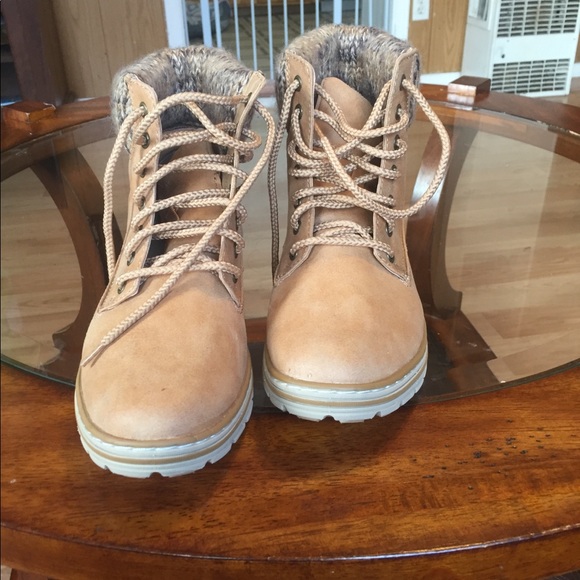 Boots - Picture 2 of 4